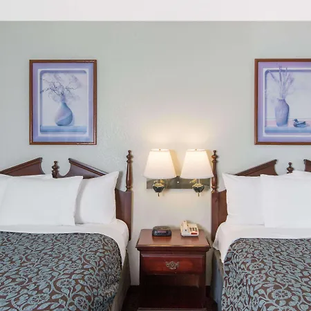 Days Inn By Wyndham West Point